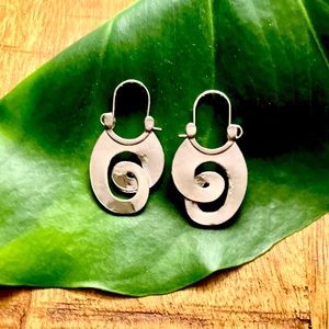 Pair of Swirl Artisan Dangling Silver plated Earrings Jewelry one pair NWOT